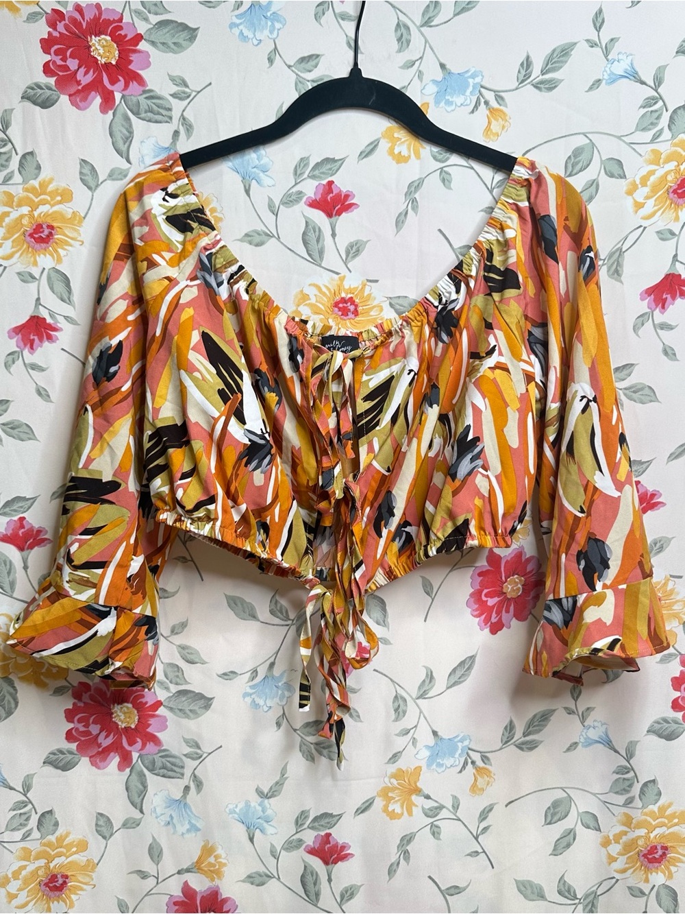 MILK & HONEY | Abstract Long Sleeve Tie-Front Crop Mustard | Size M